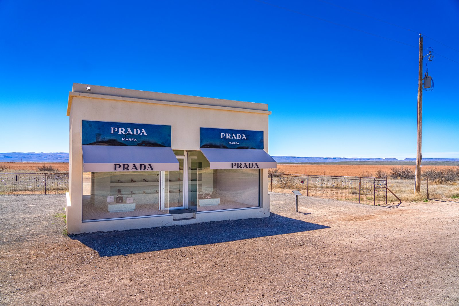 Prada Marfa, Valentine, Texas